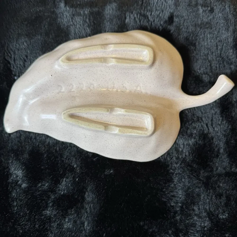 VTG Mid Century Modern Leaf Ashtray Ceramic Pearlized White Gold Trim USA 2220